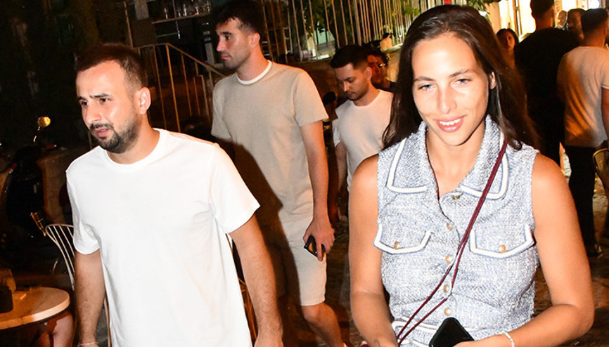 Zehra Çilingiroğlu ve sevgilisi Mürsel Kaya akşam yürüyüşünde