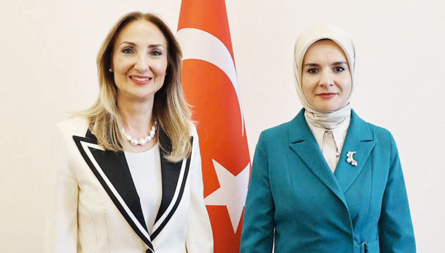 Kadın kadına görüşmeden soyadı sürprizi çıktı
