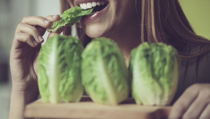 Ağzınızı marul suyu ile çalkalar mısınız Kulağa garip geliyor ama uzmanlar diş çürüklerini önlediğini söylüyor