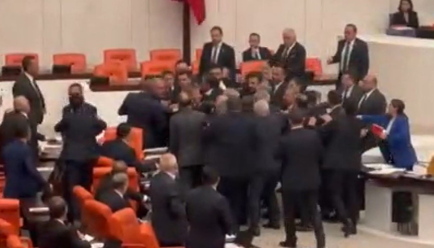 TBMM Genel Kurulunda arbede yaşandı