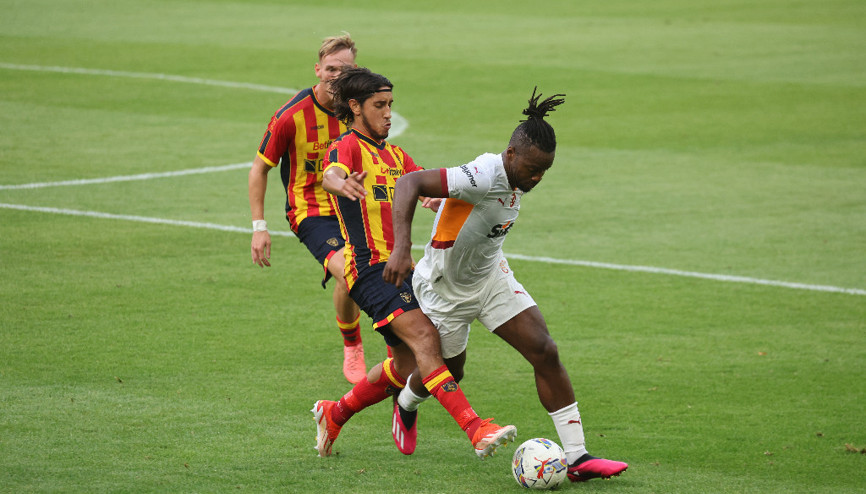Galatasaray - Lecce maçında objektiflere yansıyan görüntüler
