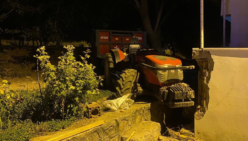 Malatyada feci kaza Kontrolden çıkan traktör dehşet saçtı: 2 ölü, 2 yaralı