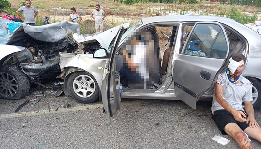 Katliam gibi kaza kamerada: 2 ölü, 8 yaralı