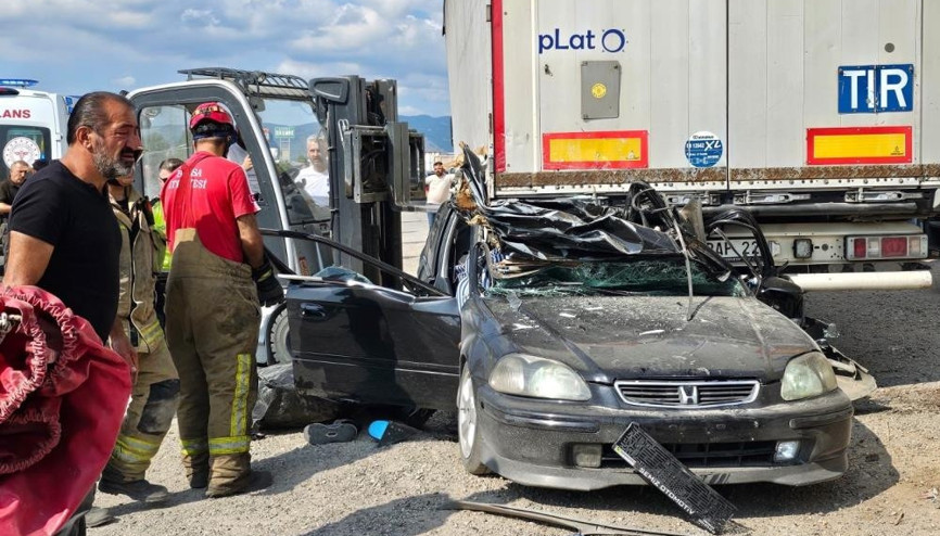 Bursada 2 kişinin öldüğü feci kaza kamerada