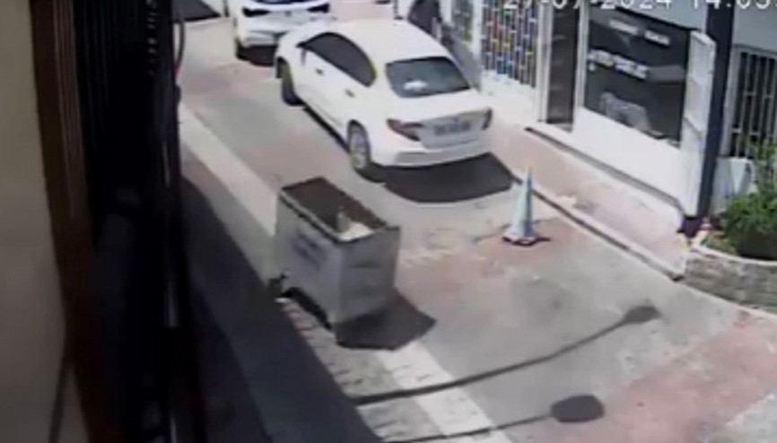 Yokuş aşağı kayan çöp konteyneri araçlara zarar verdi