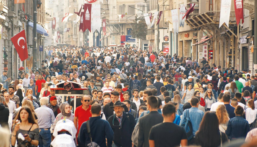 Nüfusumuz önce artacak sonra düşecek... 2100’de 77 milyona düşebiliriz