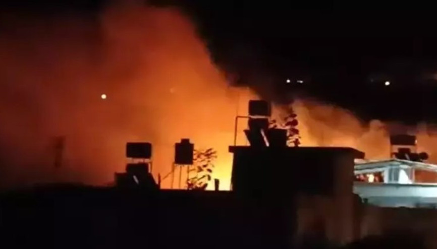 Doğum günü kutlamasında patlatılan havai fişekler bahçeyi yaktı