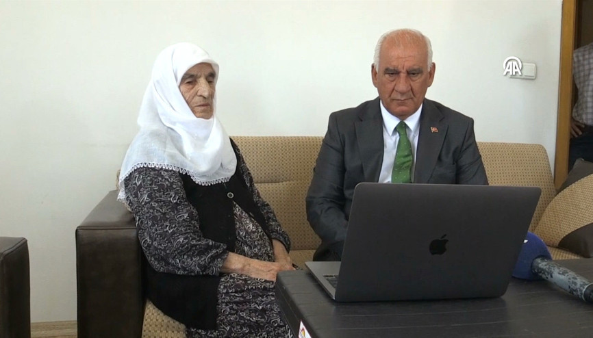 Yusuf Dikeç’in 90 yaşındaki annesi, oğluyla gurur duyuyor
