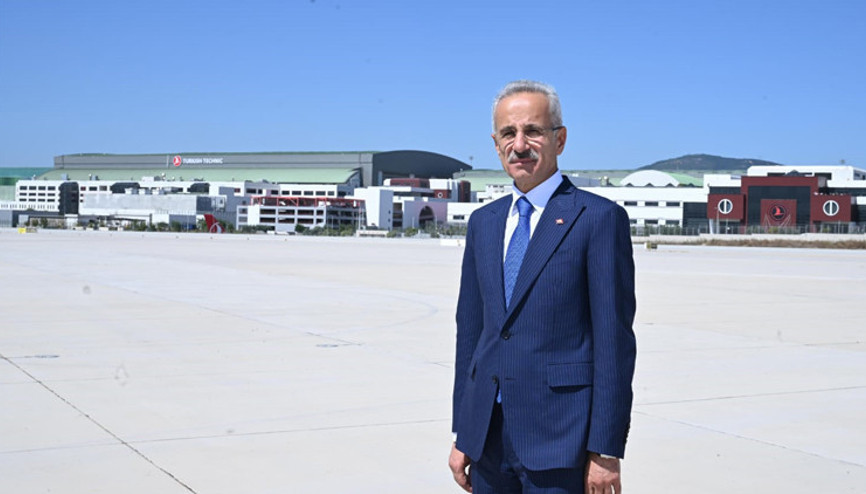 Bakan Uraloğlu açıkladı... Havayolunda yolcu patlaması yaşandı Bakan Uraloğlu açıkladı... Havayolunda yolcu patlaması yaşandı