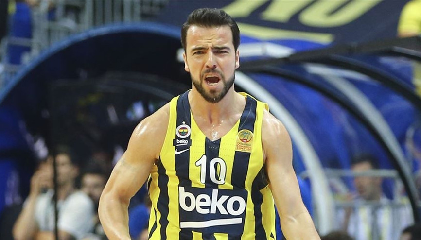 Fenerbahçe, Melih Mahmutoğlu ile 1 yıl daha