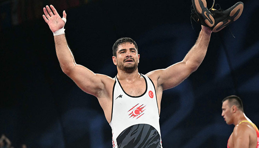 Taha Akgülden veda paylaşımı: Sancağı başka bir Türk gencine devretme vakti