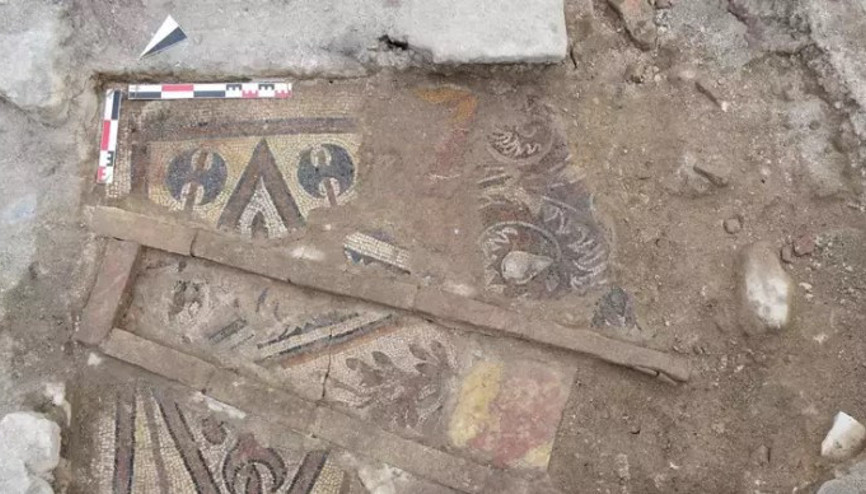 Erken Bizans döneminde kullanılan zemin mozaiğine ulaşıldı