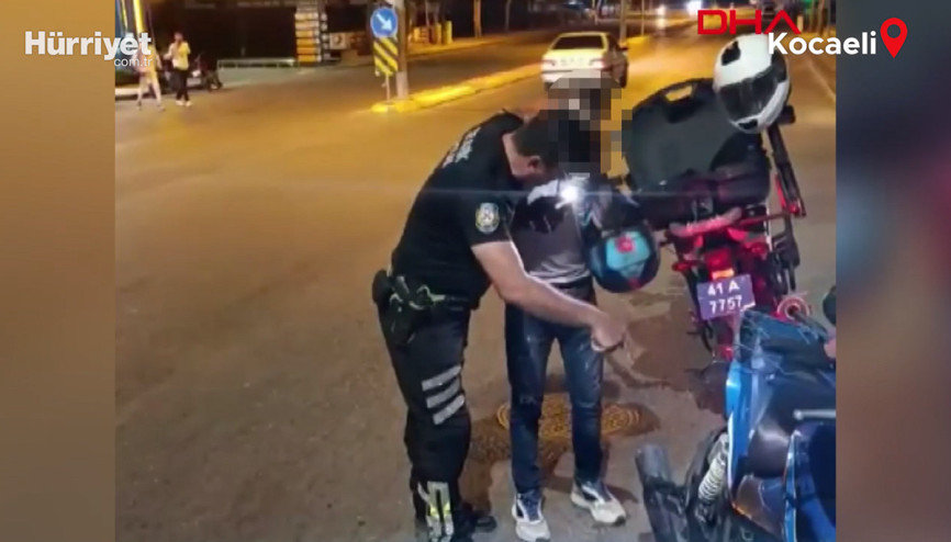 Polis, önce ceza kesti ardından abartı egzoz sesini motosikletliye dinlettirdi