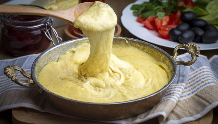 Muhlama mı, kuymak mı Mıhlama ve kuymak arasındaki fark nedir, hangi peynirle yapılır