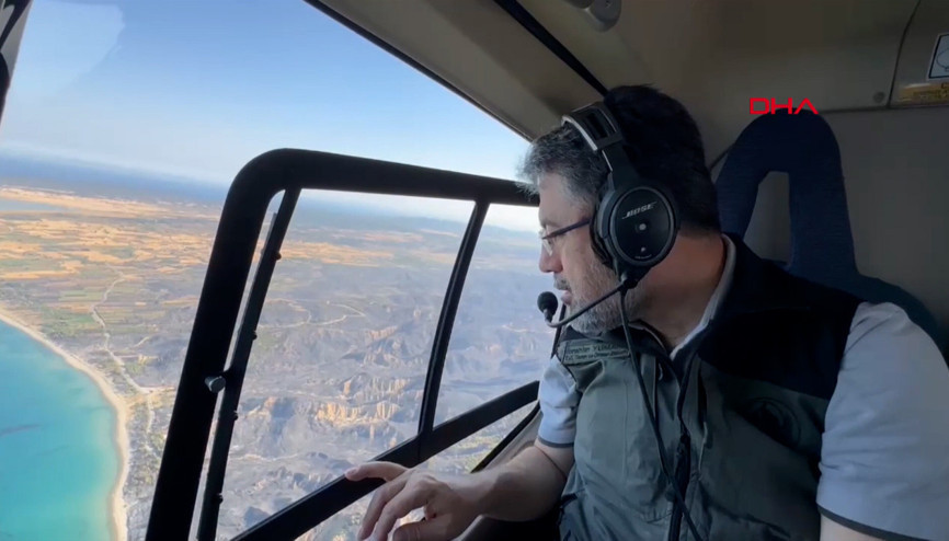 Bakan Yumaklı, Çanakkalede yangın bölgesini havadan inceledi