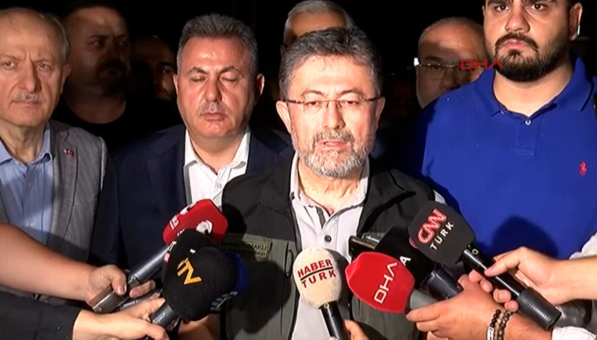 Bakan Yumaklı: İzmirdeki orman yangını piknik ateşinden çıktı