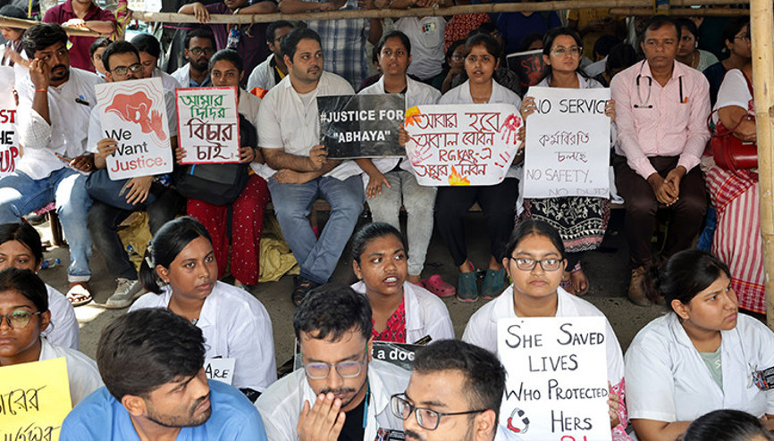 Hindistan’da doktorların şiddete karşı grevi