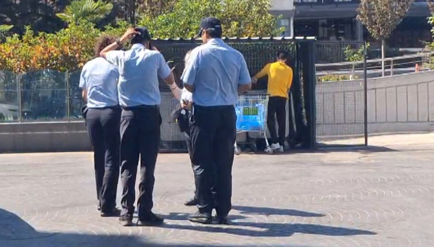 İstanbul - Kartaldaki zincir markette nohut paketinden böcek çıktı İstanbul - Kartaldaki zincir markette nohut paketinden böcek çıktı