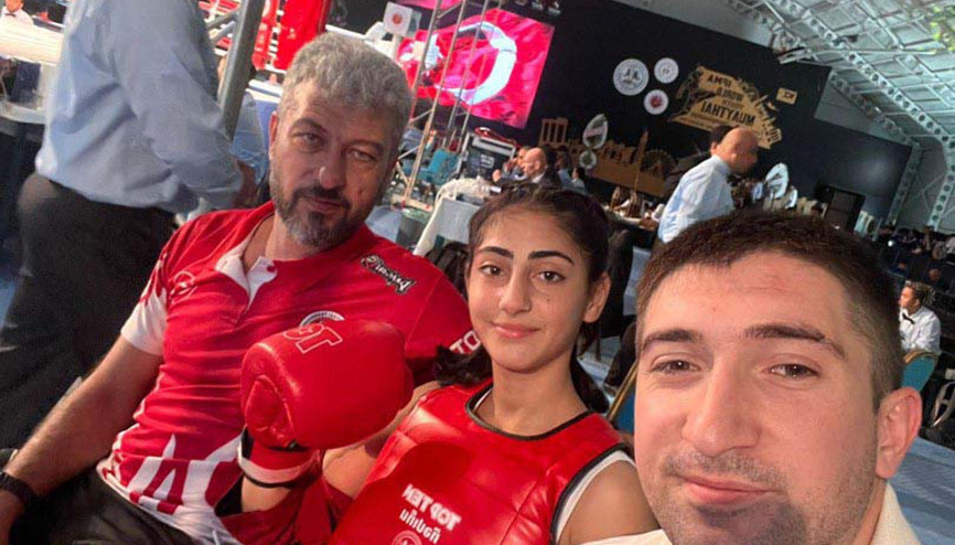 Milli sporcu Asmin, tarladan çıkıp ringde ter dökecek Milli sporcu Asmin, tarladan çıkıp ringde ter dökecek