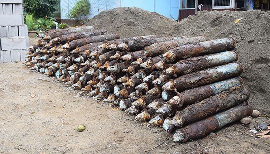 Okul bahçesinde bulundu: 200den fazla top mermisi...