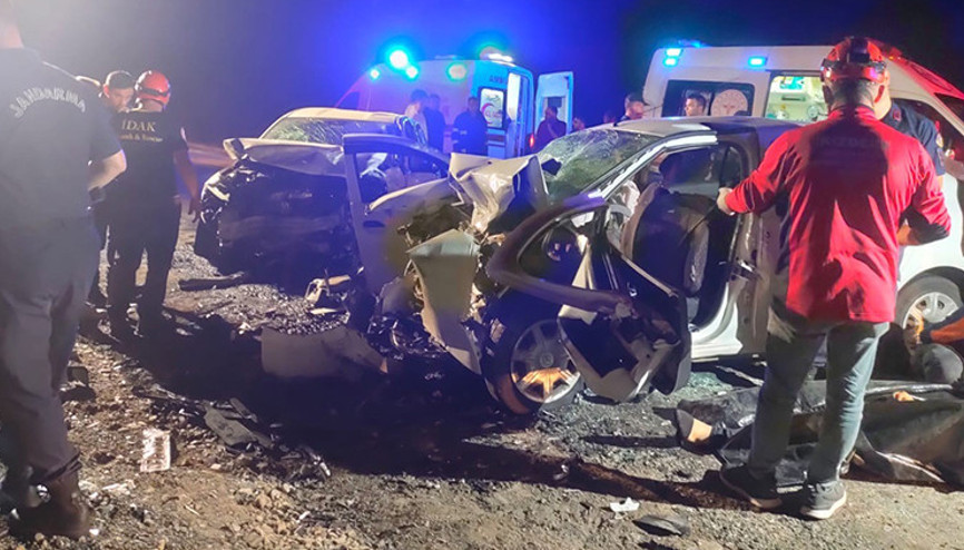 Rizede korkunç kaza: 2 ölü, 6 yaralı