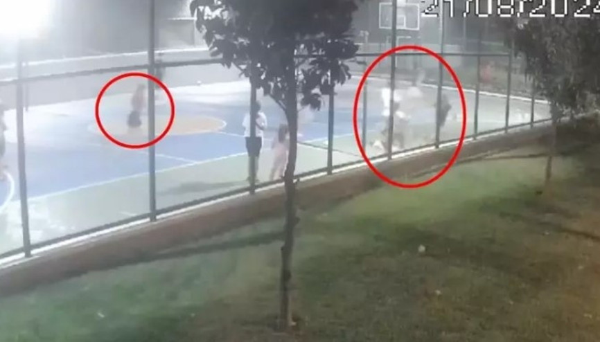 Sitede oynayan çocukların üzerine torpil attı O anlar kamerada