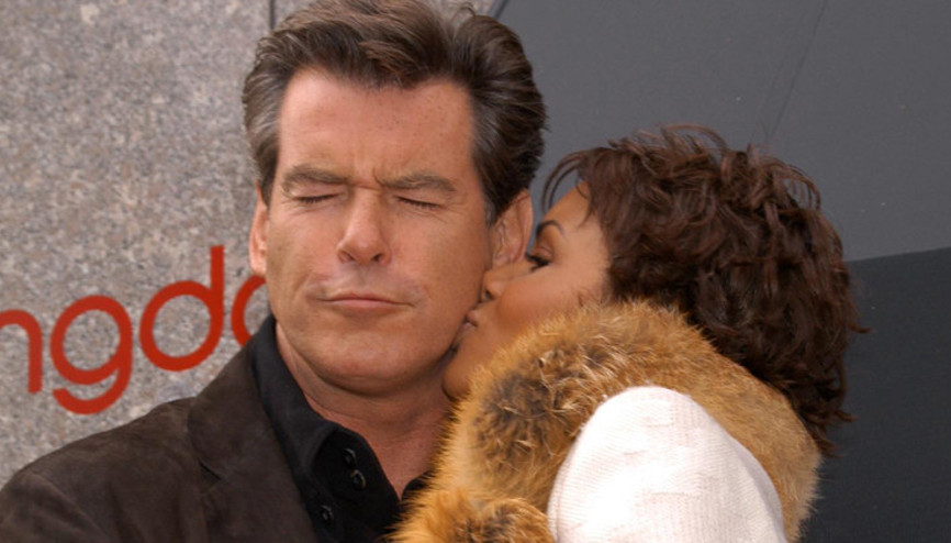 Erkeklere olan inancımı yeniden canlandırdı... Eski rol arkadaşı övgüler yağdırdı: Bu dünyada ondan daha beyefendisi olamaz Erkeklere olan inancımı yeniden canlandırdı... Eski rol arkadaşı övgüler yağdırdı: Bu dünyada ondan daha beyefendisi olamaz