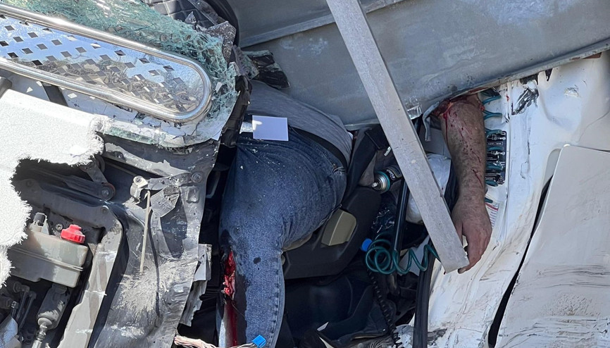 Çekmeköyde refüje çarpan TIRın şoförü hayatını kaybetti Çekmeköyde refüje çarpan TIRın şoförü hayatını kaybetti