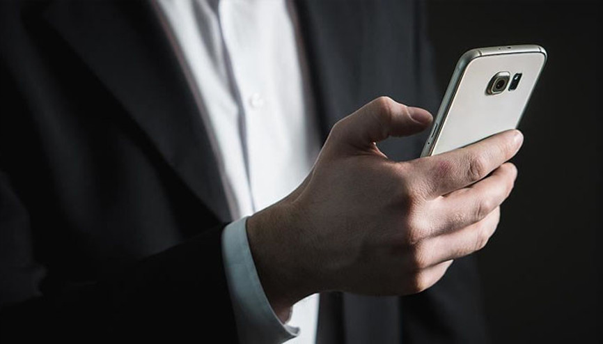 Avustralyalılar iletişimi kesme hakkına kavuştu Avustralyalılar iletişimi kesme hakkına kavuştu