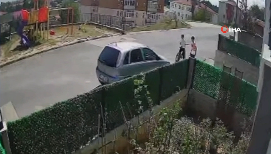 Oğlu ile kavga eden çocuğu, arabayla ezdi