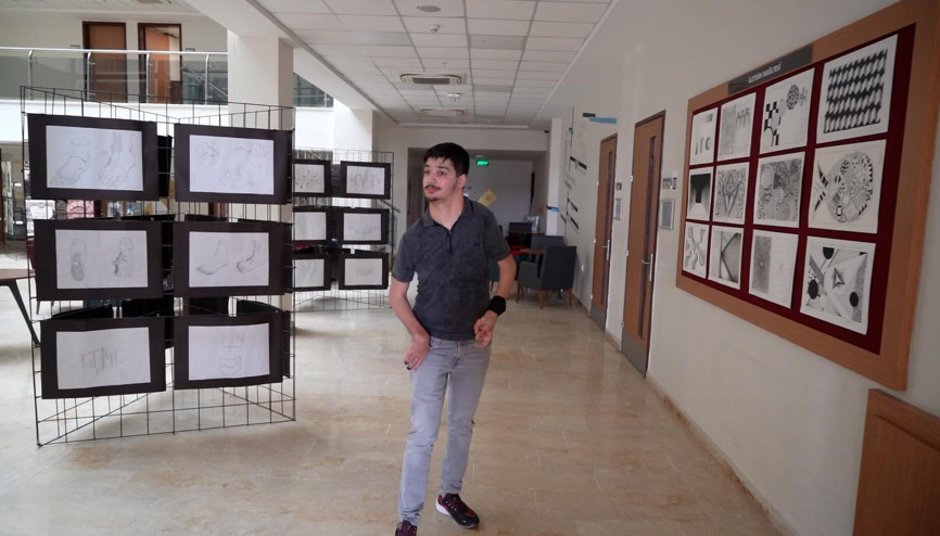 Engelli öğrenciden yapay zeka sergisi