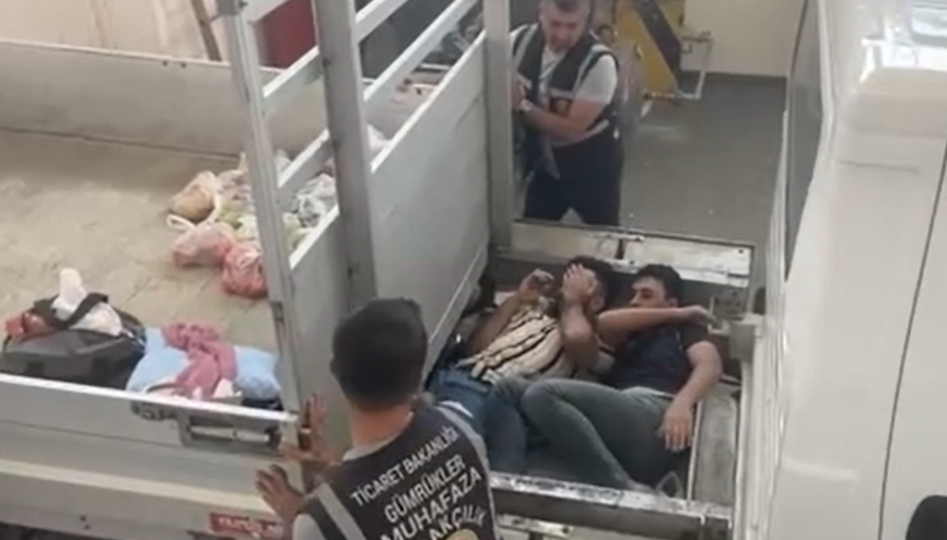 Kaçak göçmenler için kamyonette şaşkına çeviren düzenek