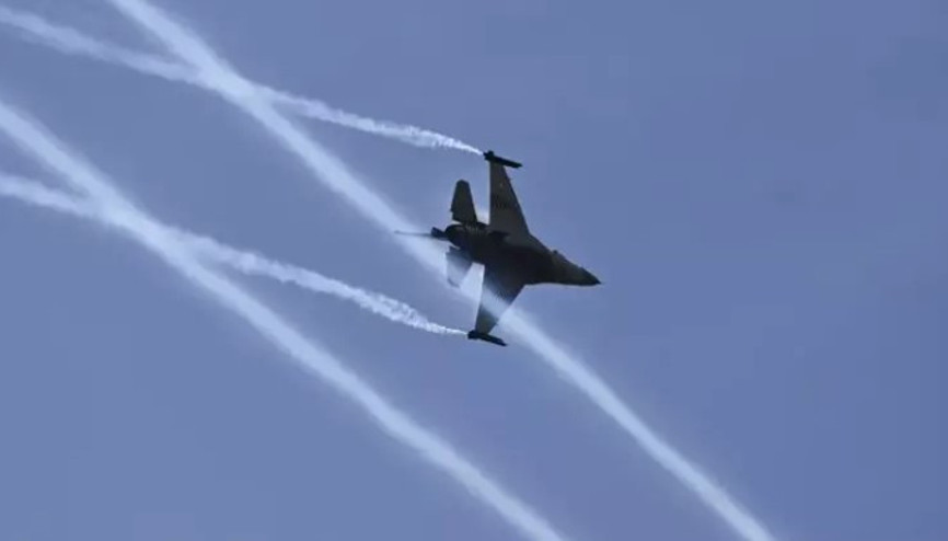 SOLOTÜRK, İstanbul semalarında çevre tanıma uçuşu yaptı