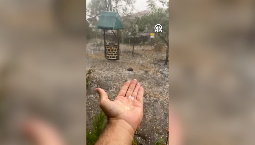 Kırklarelinde sağanak ve dolu etkili oldu