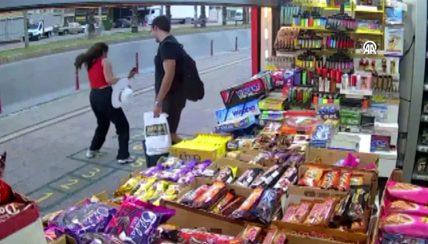 Büfesinin önüne çizdiği seksek, gencini yaşlısını çocukluğuna götürdü