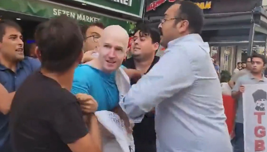 İzmirde ABD askerlerine fiziki saldırı: 15 gözaltı