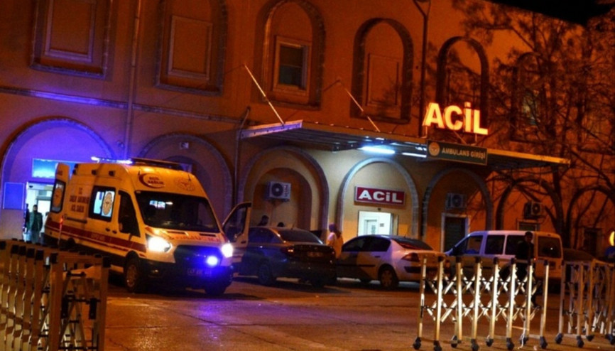 Mardinde beton duvara çarpan cipteki 7 kişi yaralandı