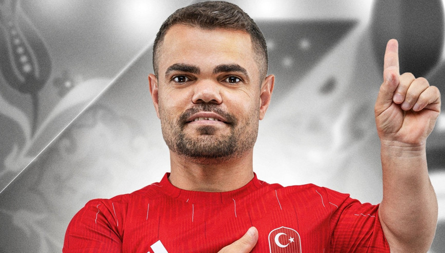 Para halter 49 kiloda, Abdullah Kayapınar gümüş madalya kazandı