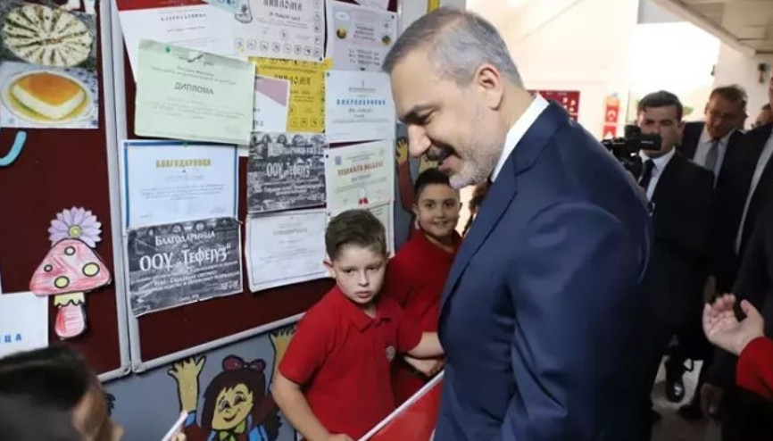 Bakan Fidan’dan Üsküp’te Türkçe eğitim veren okula ziyaret