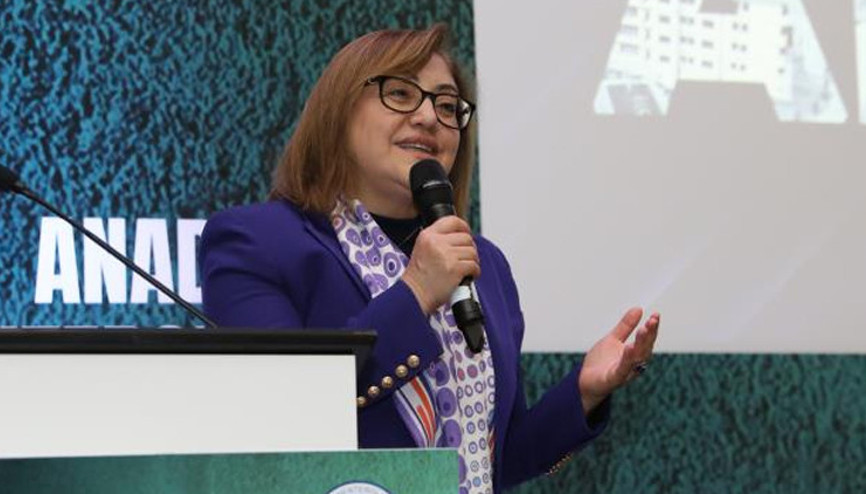 Fatma Şahinin açılış konuşması herkesi güldürdü: İsminizi söylemekte zorlanıyorum, çok R var