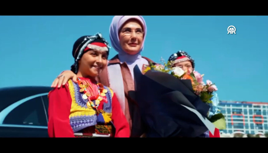 Emine Erdoğandan koruyucu ailenin önemine ilişkin video paylaşımı