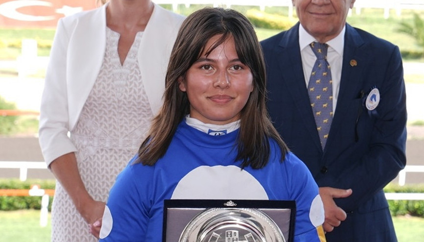 Kadın jokeyler yarıştı, Winter My Love isimli safkan kazandı