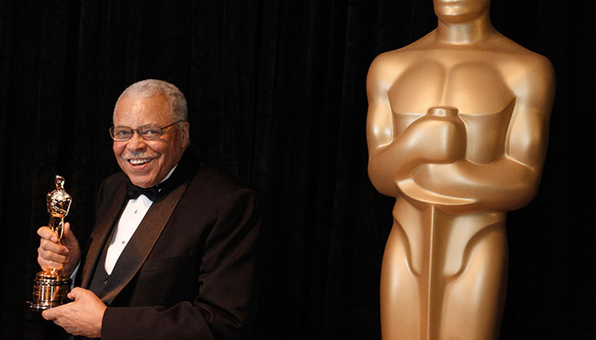 Darth Vader’a sesini veren efsane aktör James Earl Jones hayatını kaybetti