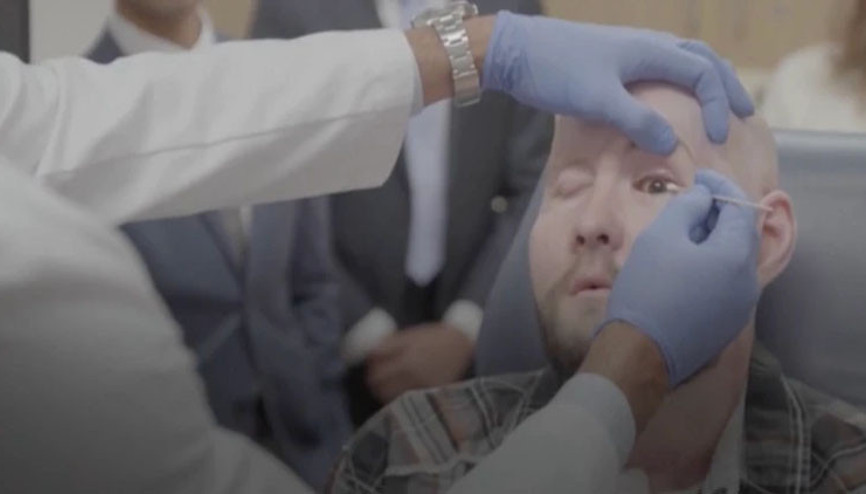 Dünyadaki ilk tam göz nakli umut verdi