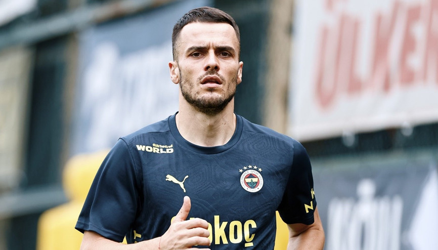 Filip Kostic, Fenerbahçede ilk antrenmanına çıktı