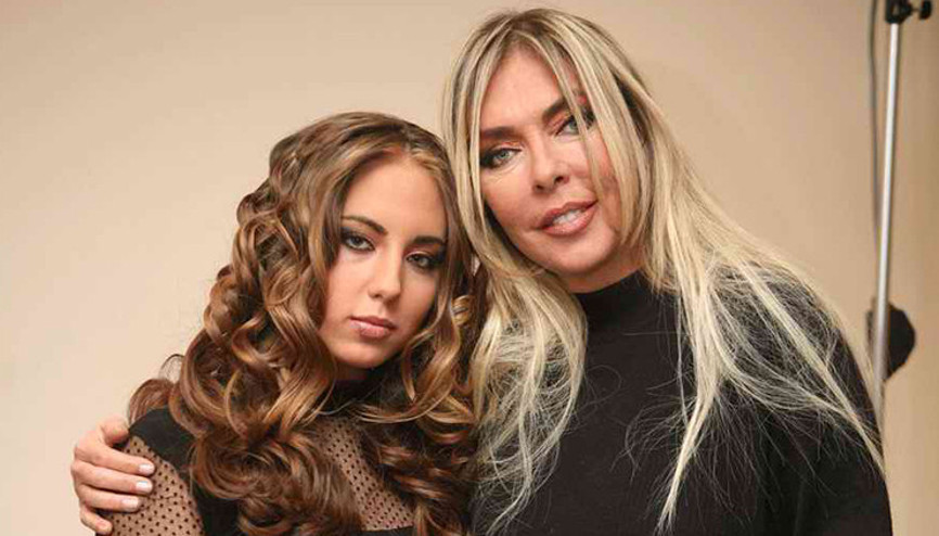 Ahu Tuğbanın cenazesi neden gelmedi Kızı Anjelik Calvin isyan etti