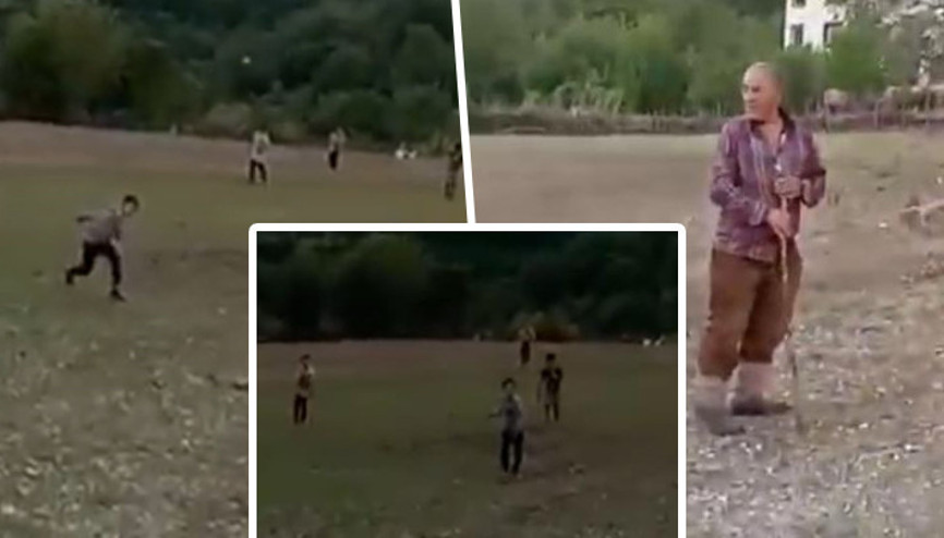 Sinopta şoke eden görüntüler: Çocuklar, sürekli yaşlı çifti taşlıyor Aileleri kışkırtıyor Sinopta şoke eden görüntüler: Çocuklar, sürekli yaşlı çifti taşlıyor Aileleri kışkırtıyor