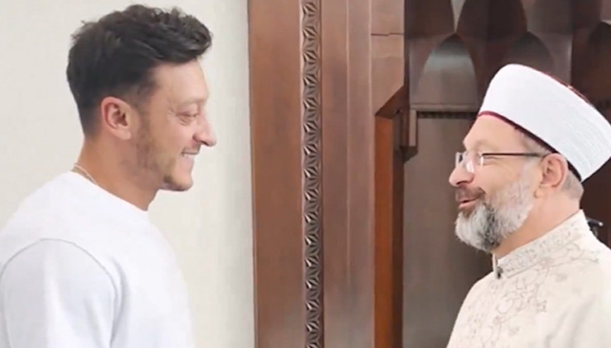 Mesut Özil, Diyanet İşleri Başkanı Erbaş ile bir araya geldi