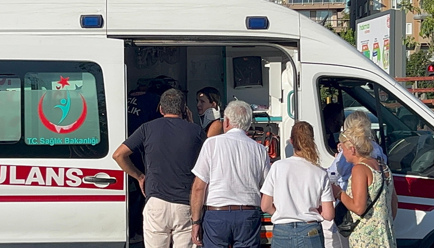 Kartal Sahil Yolunda Kaza: 2si Çocuk 5 Yaralı Kartal Sahil Yolunda Kaza: 2si Çocuk 5 Yaralı