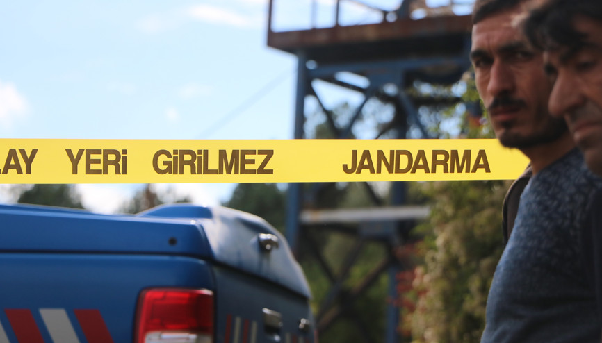 Bakım için madene giren işçi vagonların arasına sıkışıp öldü Bakım için madene giren işçi vagonların arasına sıkışıp öldü